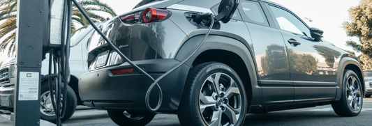 Moverse con energía: ¿estás listo para comprar un vehículo eléctrico o híbrido en Uruguay?