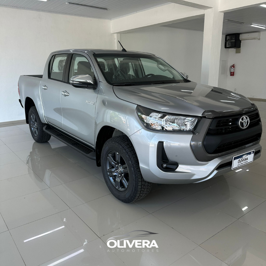 TOYOTA HILUX SR 4X2 NAFTA