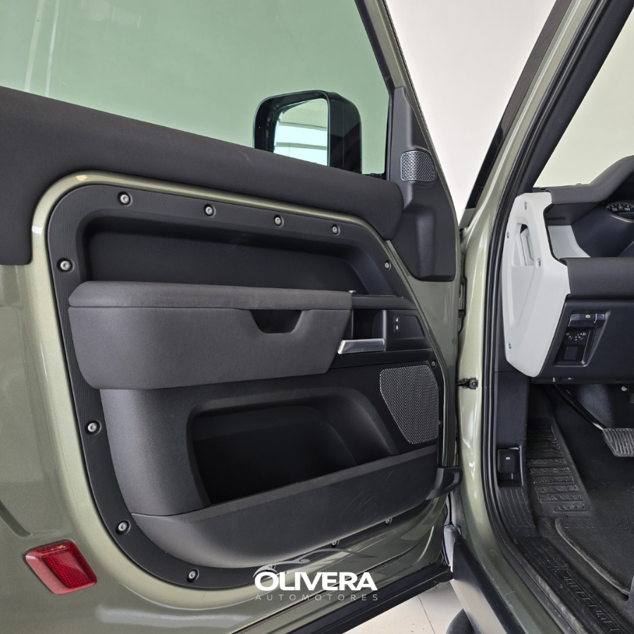 LAND ROVER DEFENDER 2.0L 3 DOORS 300 PS