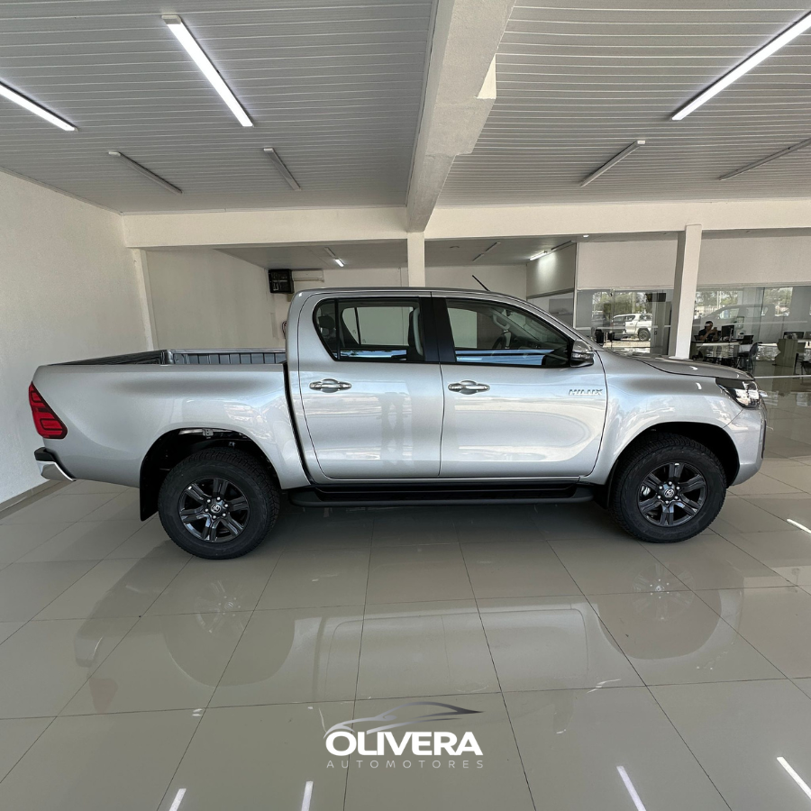 TOYOTA HILUX SR 4X2 NAFTA