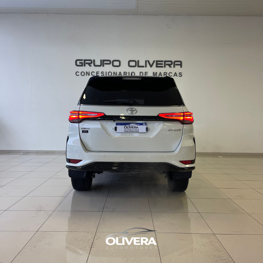 TOYOTA FORTUNER DIAMOND V6 4X4 AT