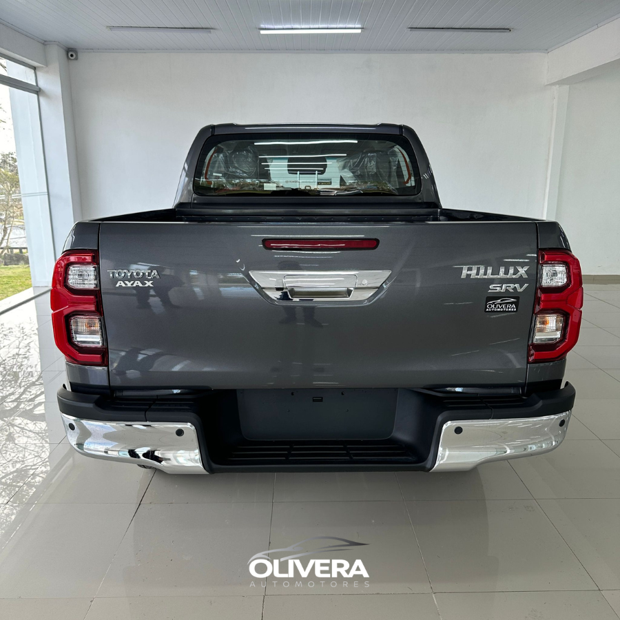 TOYOTA HILUX SR 4X2 DIESEL