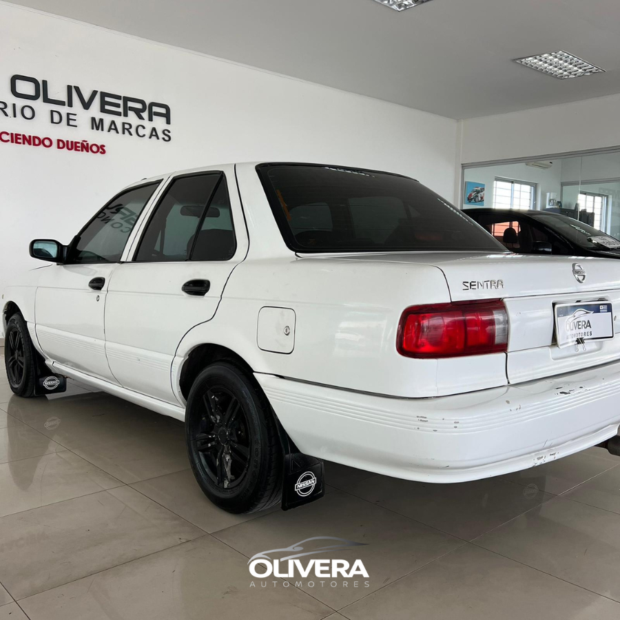 NISSAN SENTRA CON AIRE