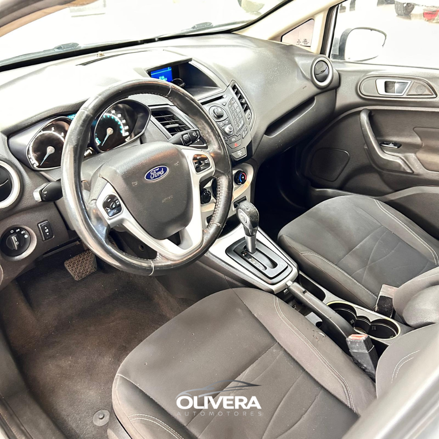 FORD FIESTA SEDAN SE AT