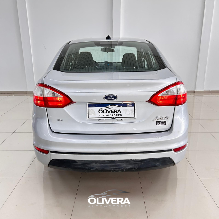 FORD FIESTA SEDAN SE AT