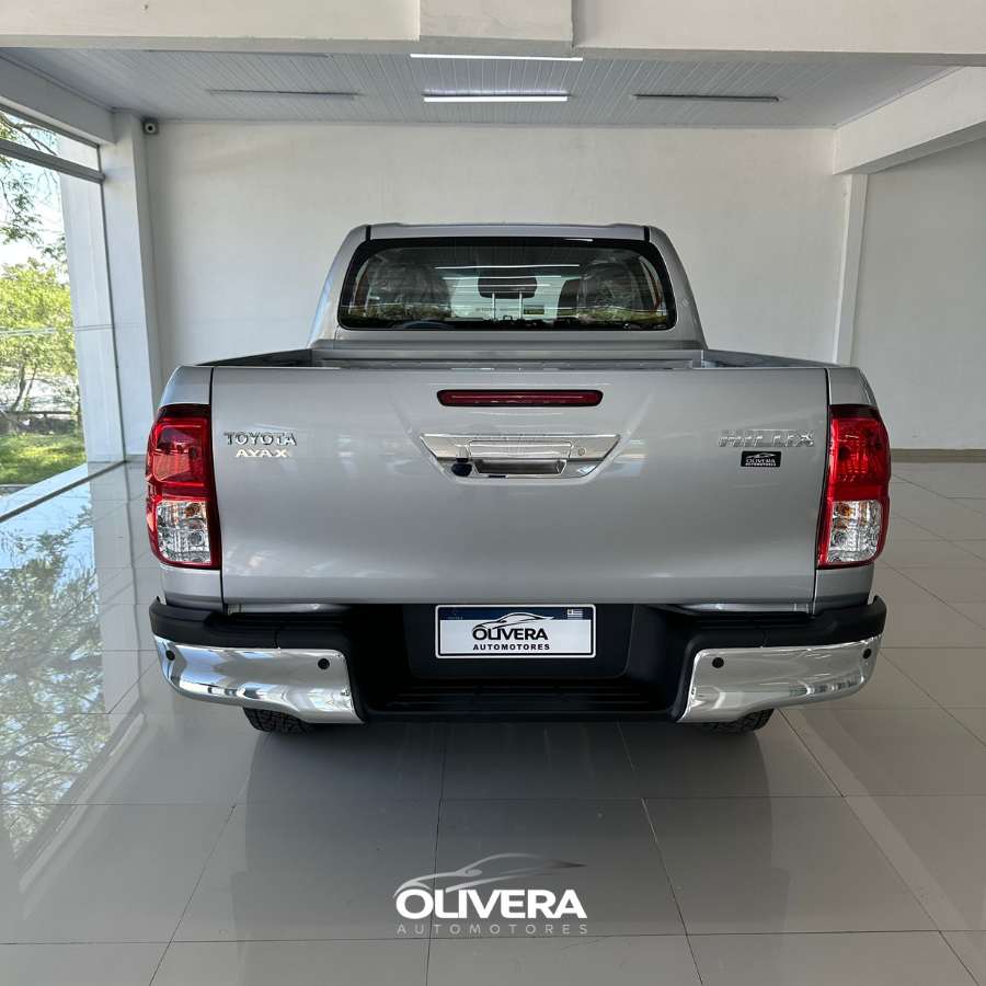 TOYOTA HILUX SR 4X2 NAFTA