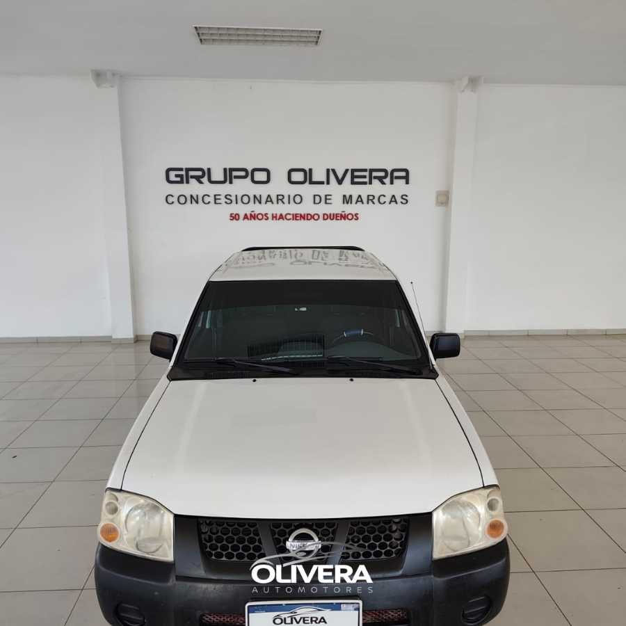 NISSAN D 22 DC LX