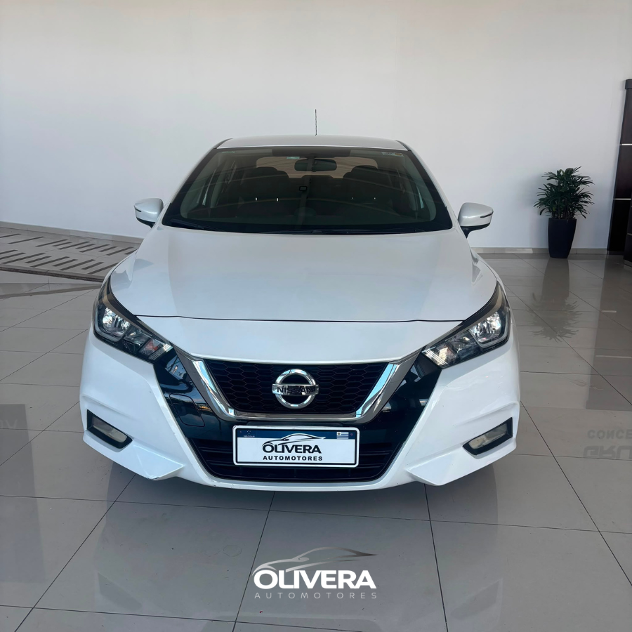 NISSAN VERSA ADVANCE MT