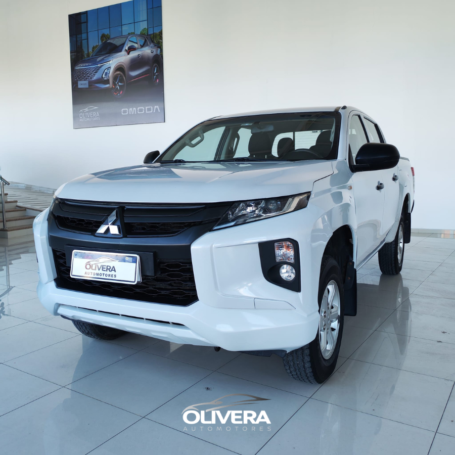 MITSUBISHI L200 2.4 N 4X4