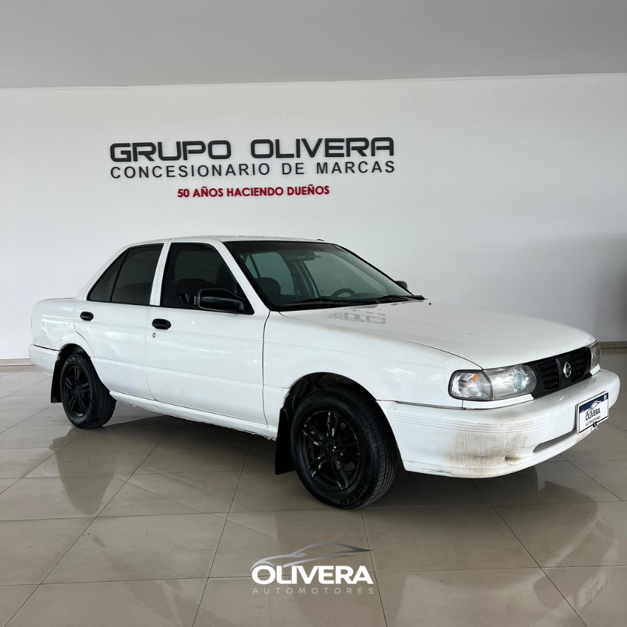 NISSAN SENTRA CON AIRE