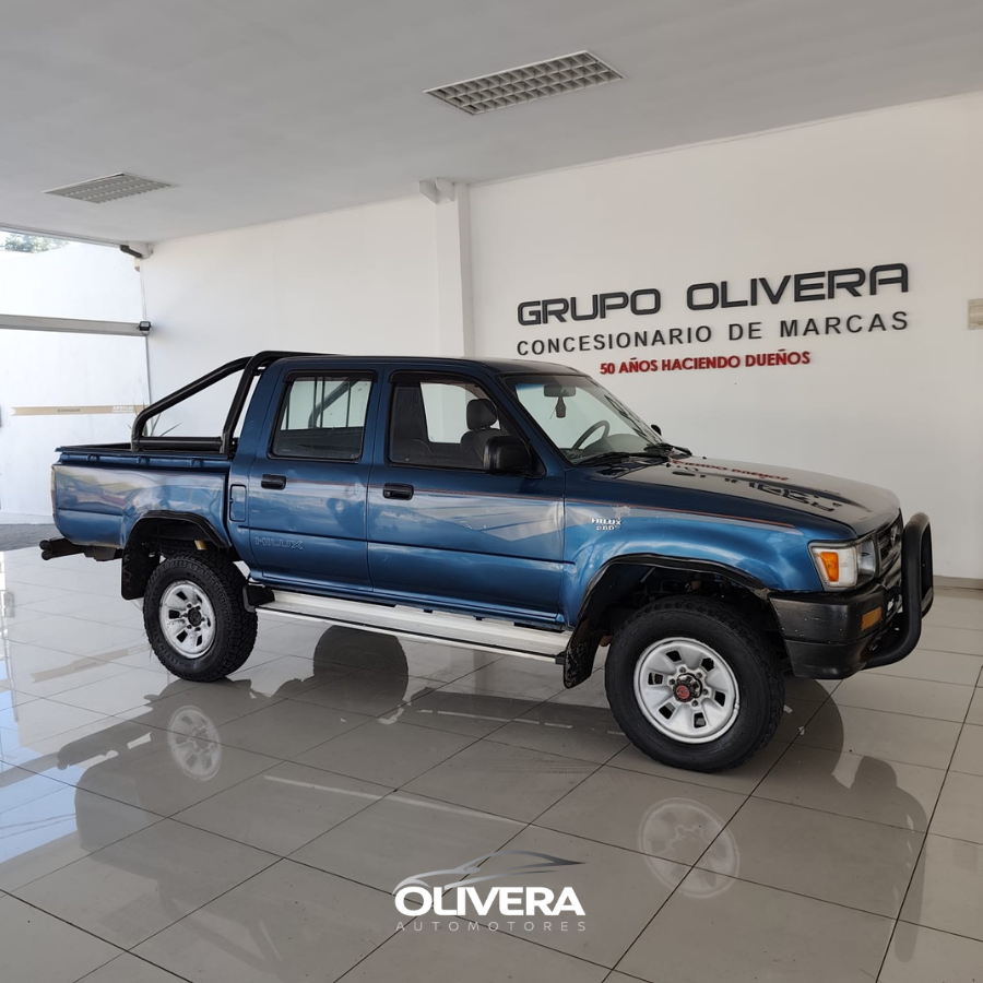 TOYOTA HILUX 4X4