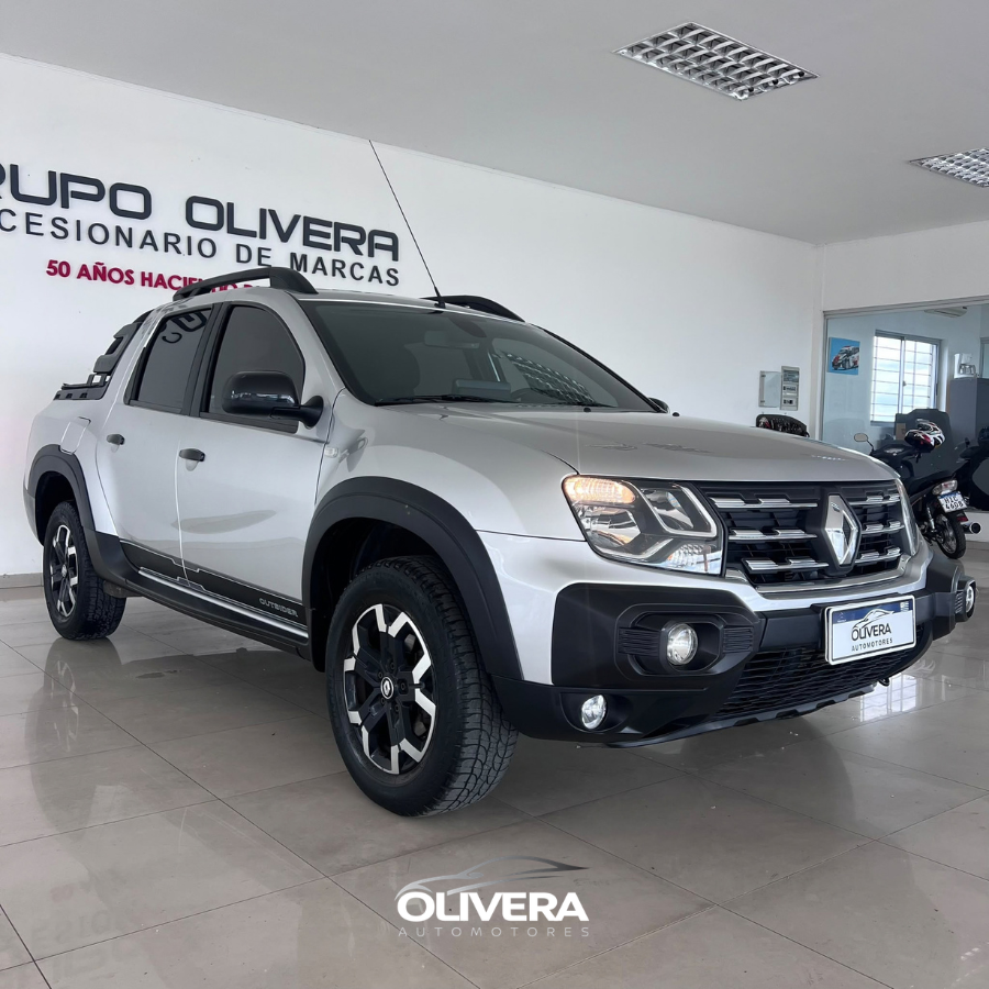 RENAULT OROCH INTENSE OUTSIDER AT 4X2