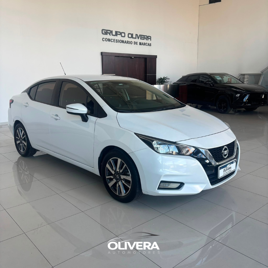 NISSAN VERSA ADVANCE MT