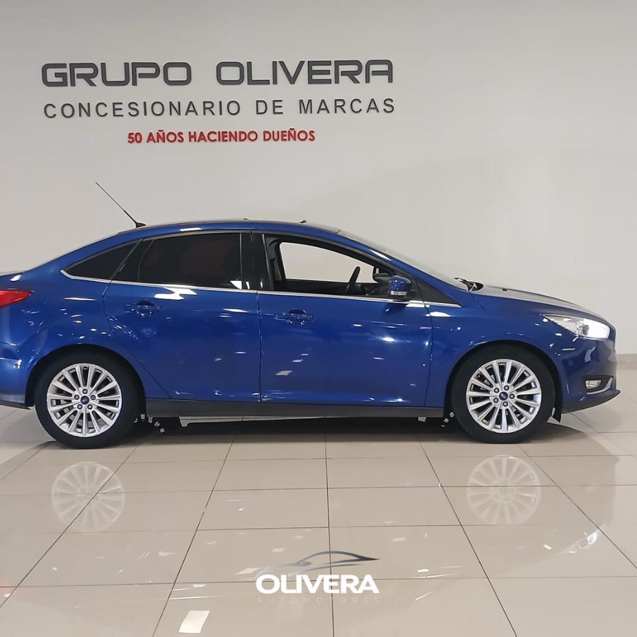 FORD FOCUS TITANIUM