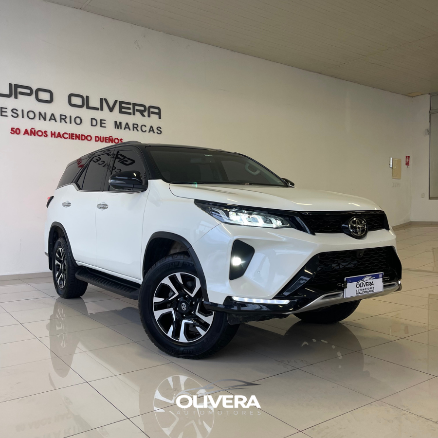 TOYOTA FORTUNER DIAMOND V6 4X4 AT