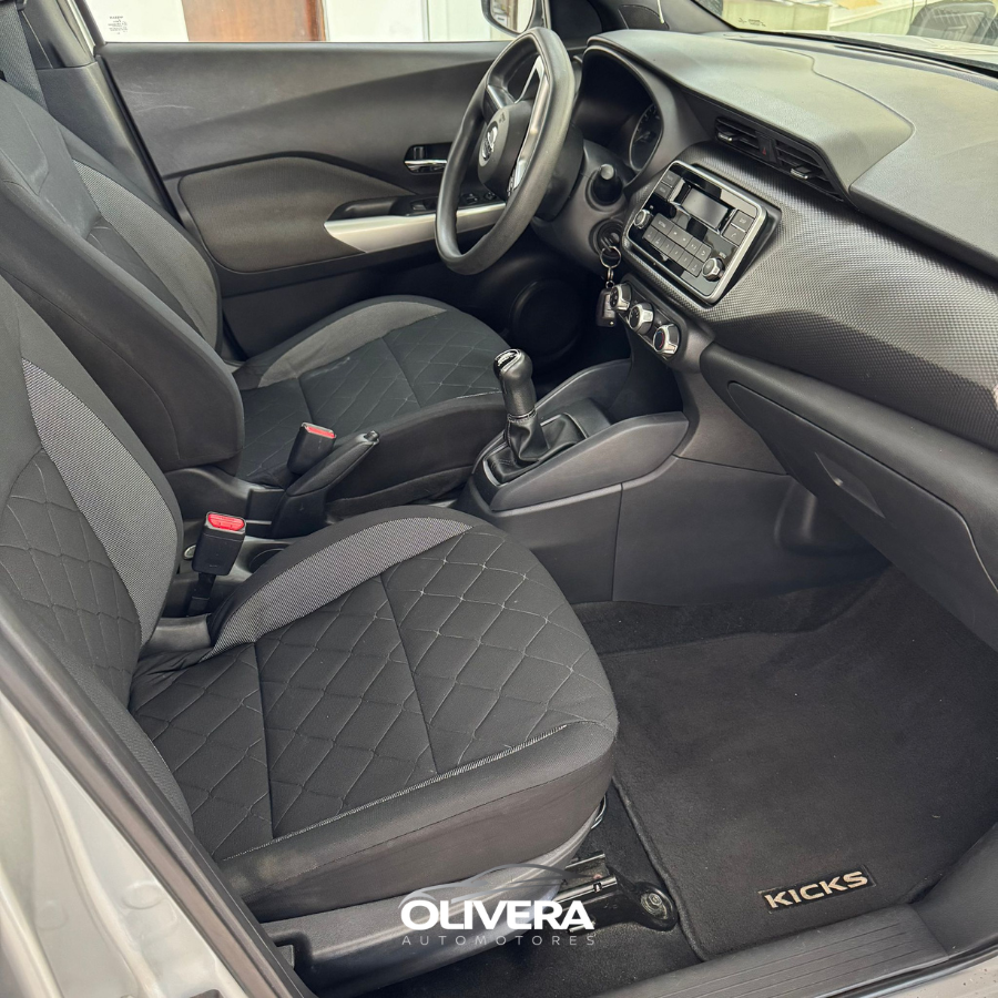 NISSAN KICKS MT