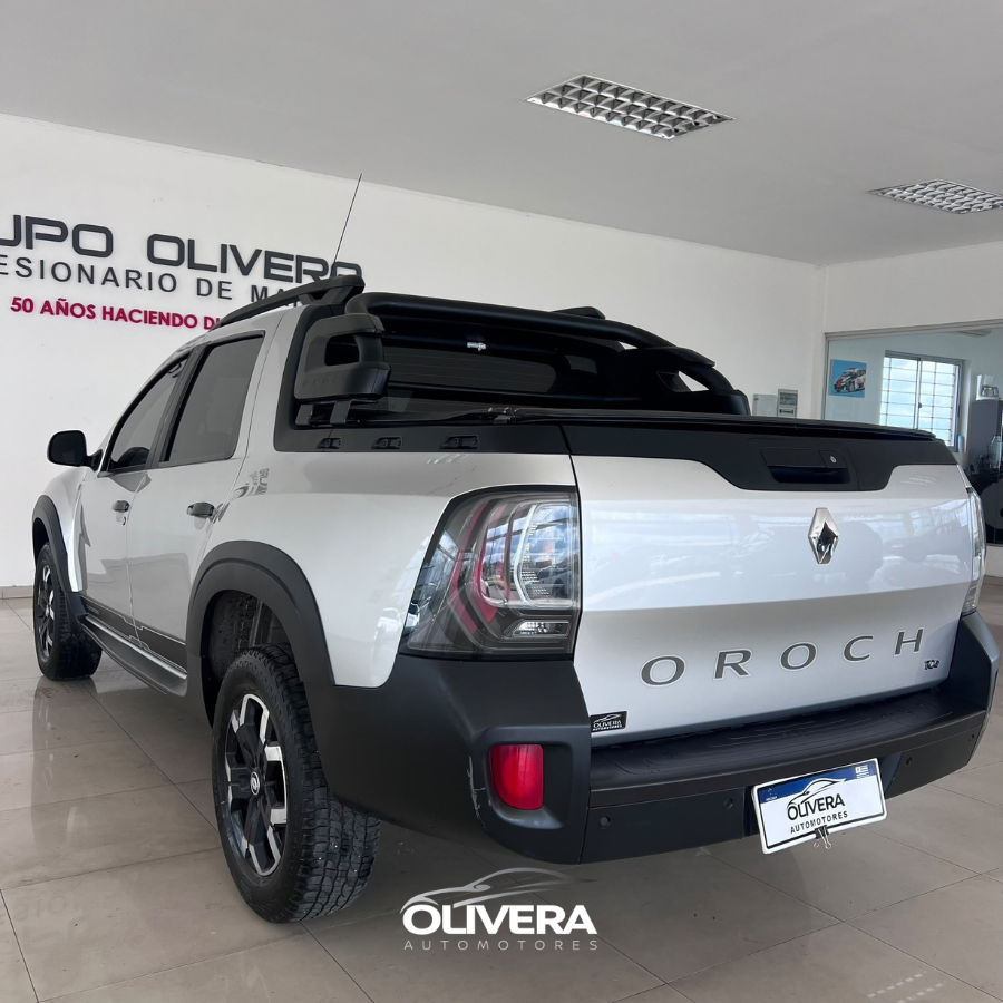 RENAULT OROCH INTENSE OUTSIDER AT 4X2