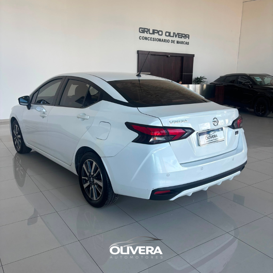 NISSAN VERSA ADVANCE MT