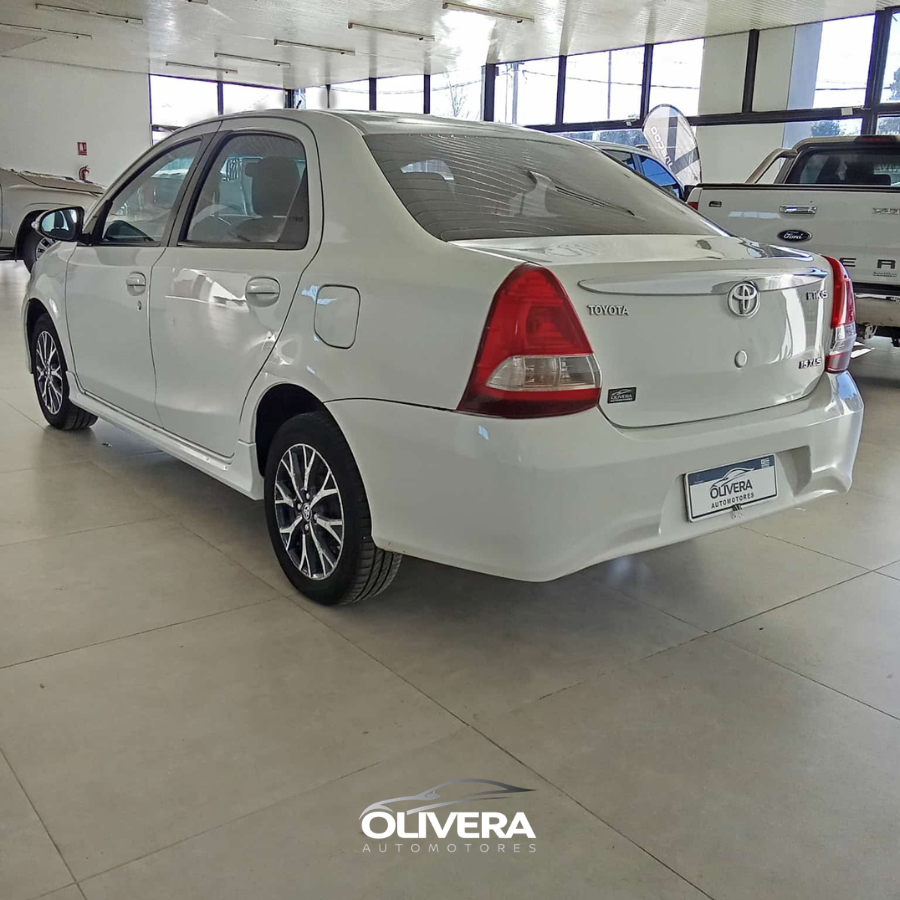 TOYOTA ETIOS 1.5 SEDAN XLS
