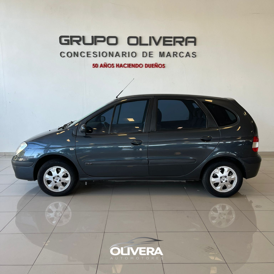 RENAULT SCENIC PRIVILEGE 1.9 TD