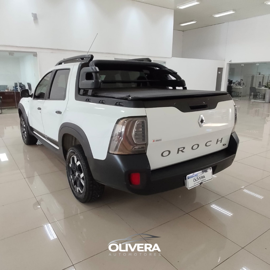 RENAULT OROCH INTENSE OUTSIDE