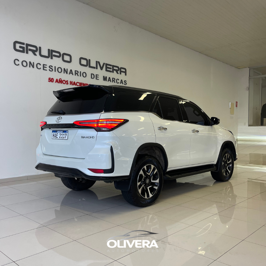 TOYOTA FORTUNER DIAMOND V6 4X4 AT