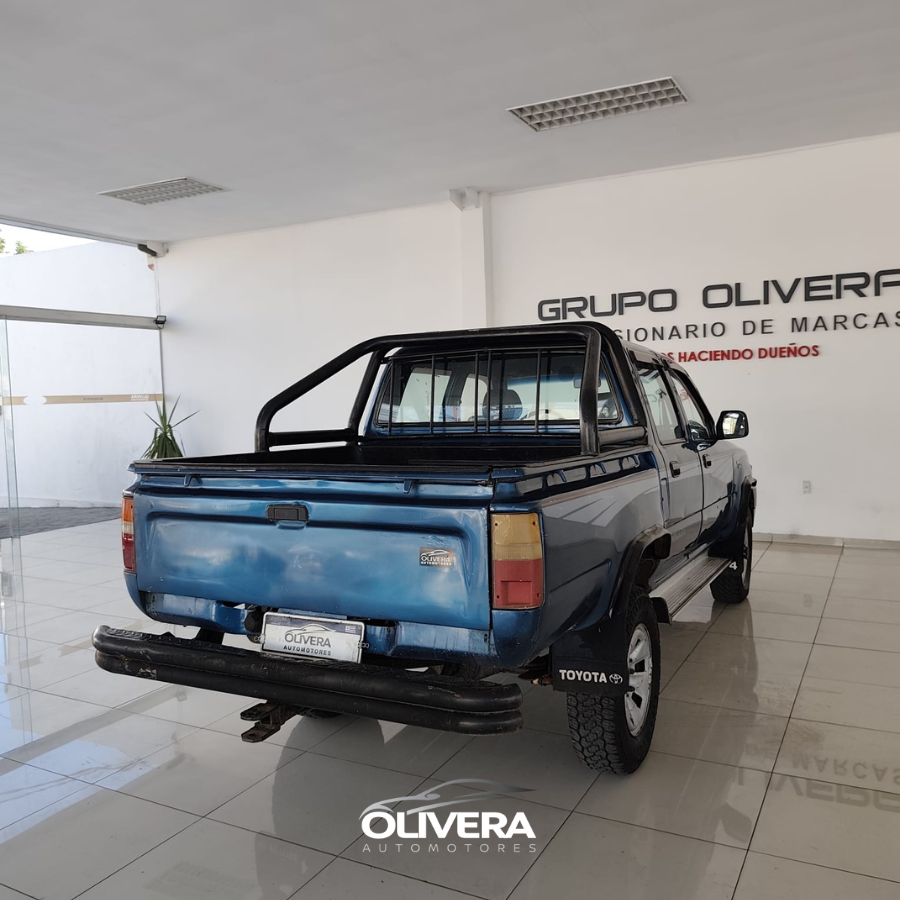 TOYOTA HILUX 4X4