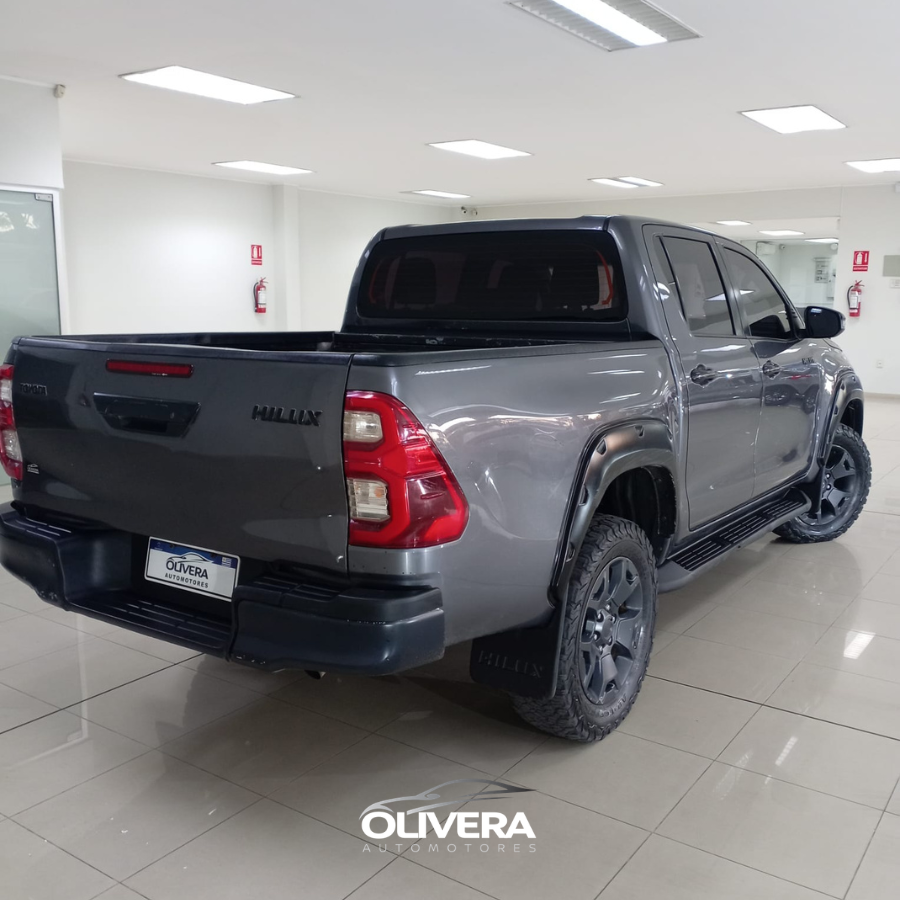 TOYOTA HILUX DC SRV 2.8 4X4 MANUAL DIESEL