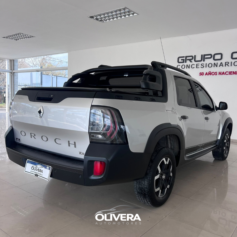 RENAULT OROCH INTENSE OUTSIDER AT 4X2