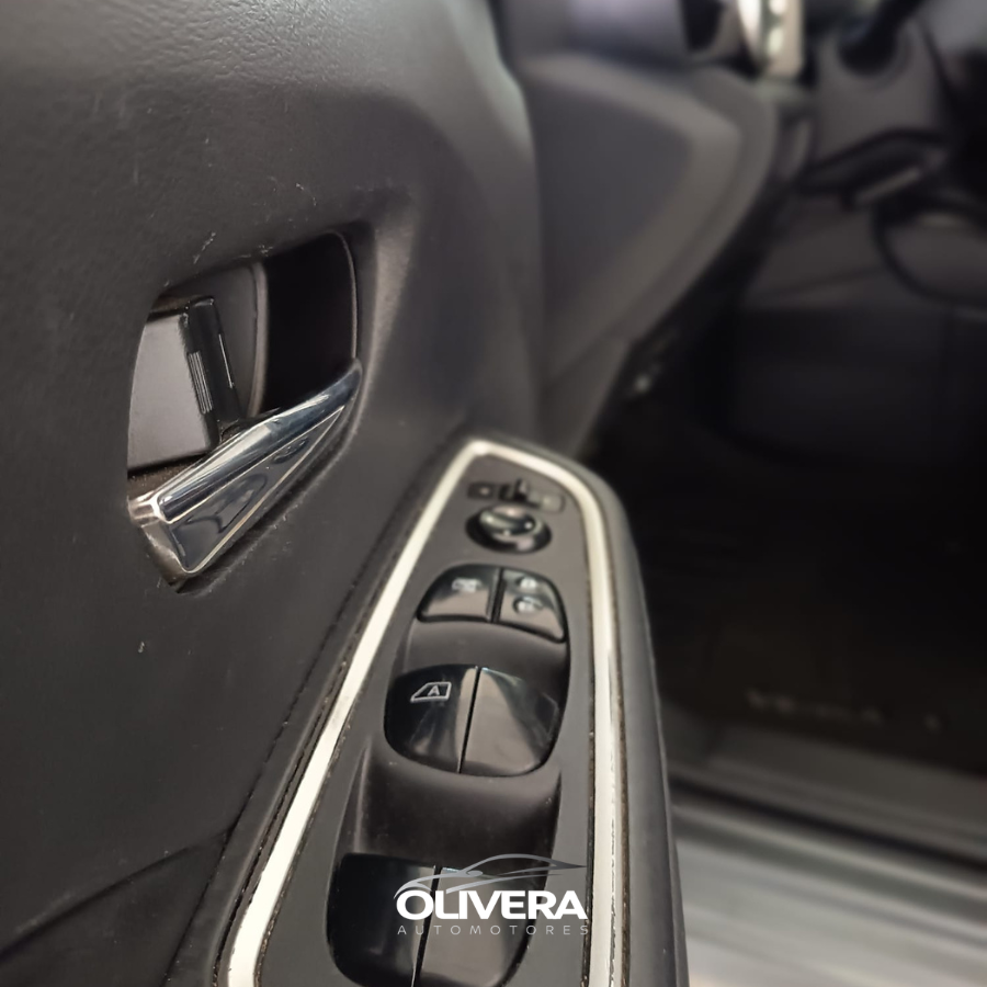 NISSAN VERSA EXCLUSIVE 1.6 AT
