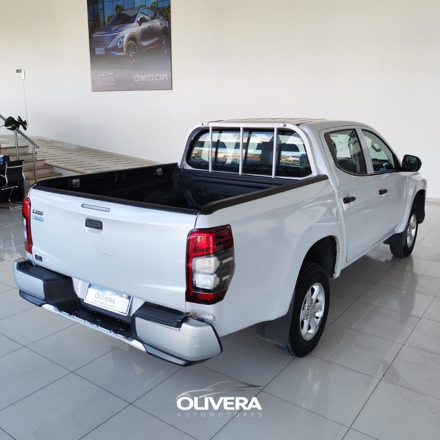 MITSUBISHI L200 2.4 N 4X4
