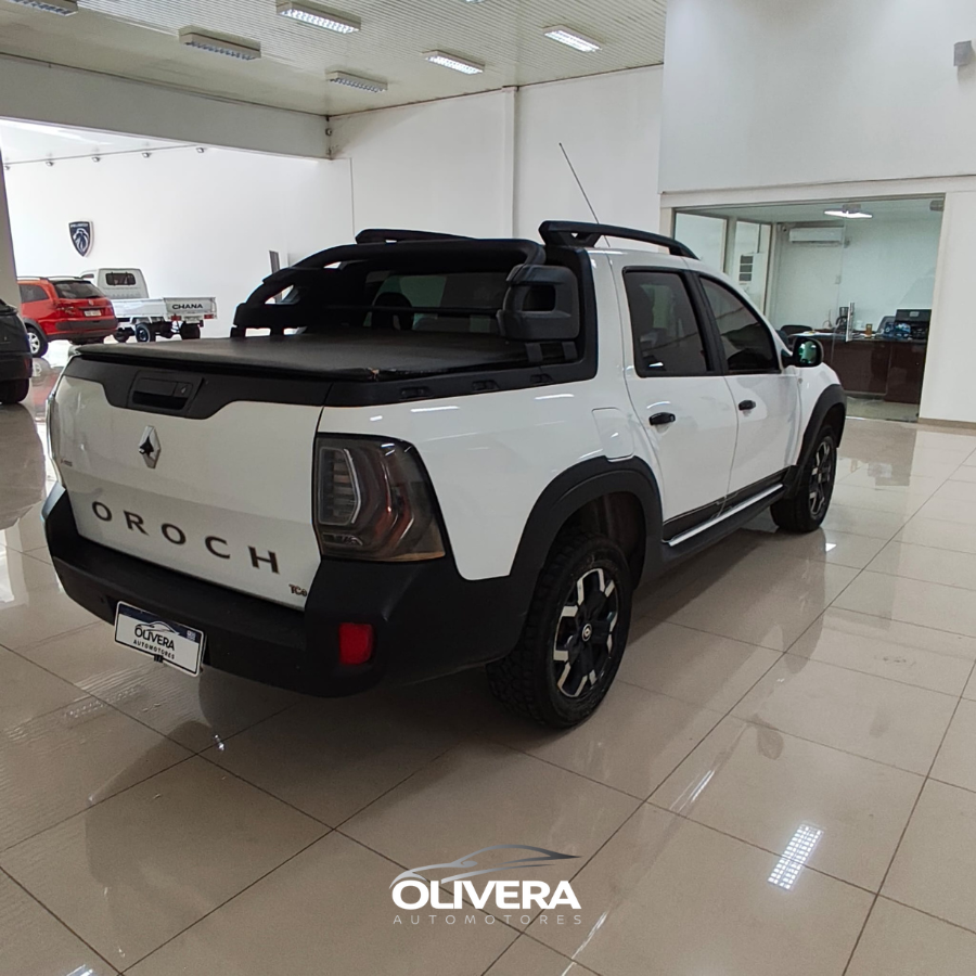 RENAULT OROCH INTENSE OUTSIDE