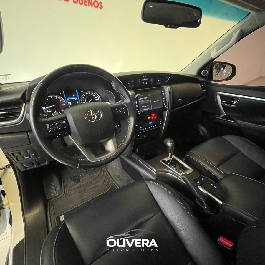 TOYOTA FORTUNER DIAMOND V6 4X4 AT