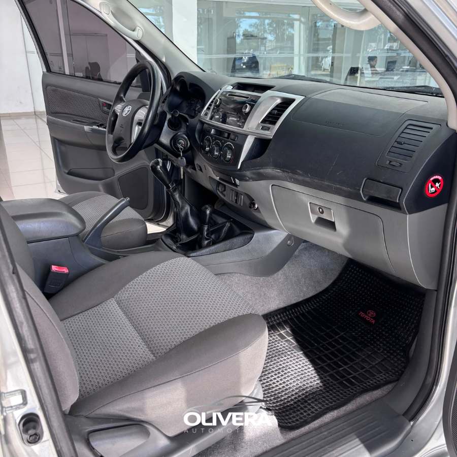 TOYOTA HILUX DC SR 4X4 FULL NAFTA