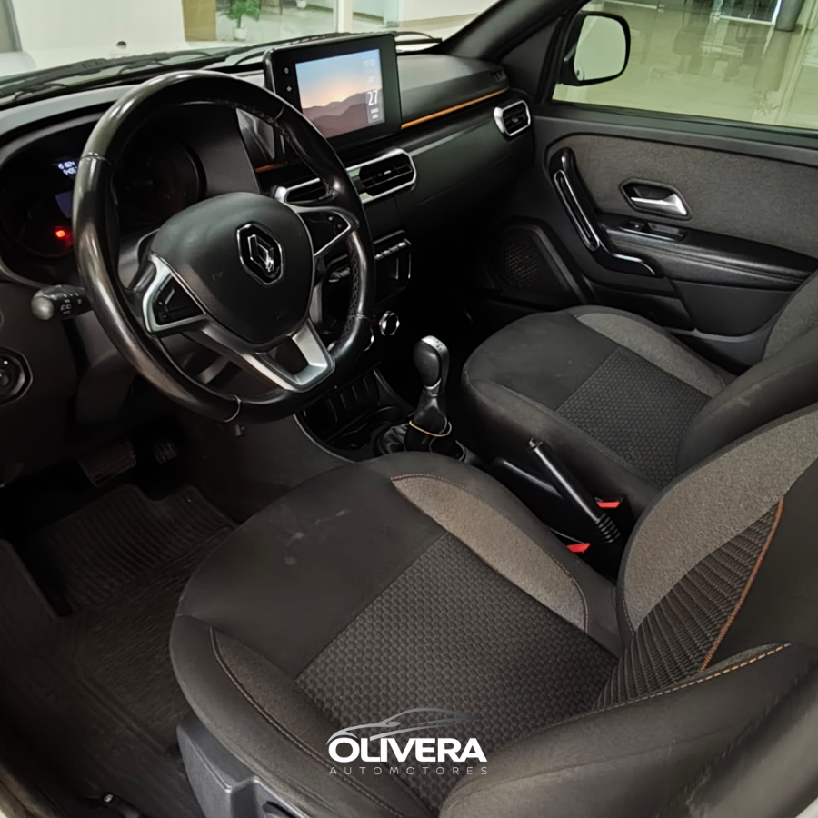 RENAULT OROCH INTENSE OUTSIDE