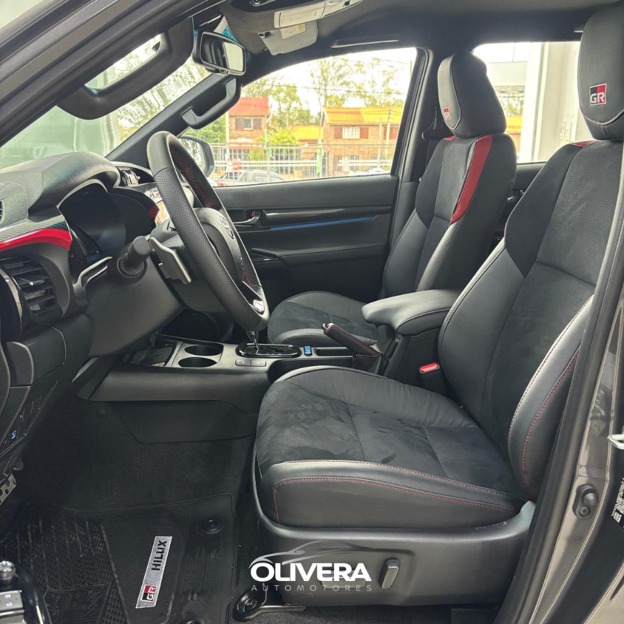 TOYOTA HILUX GRS 4X4 AT DIESEL