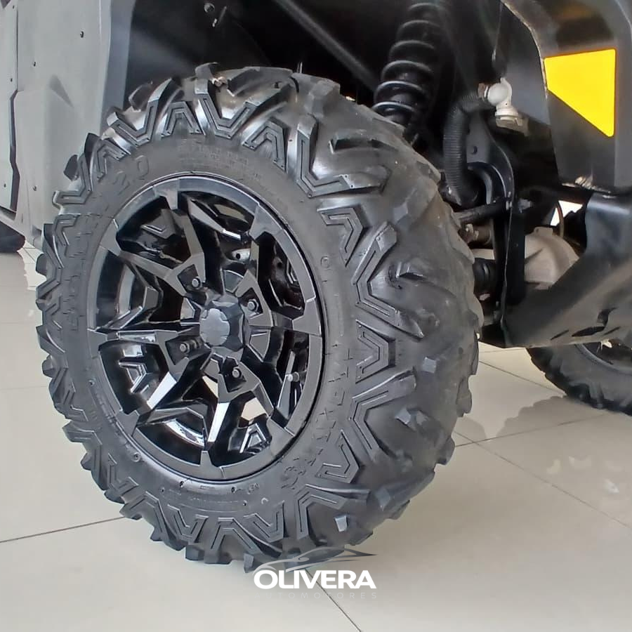 CANAM DEFENDER HD8