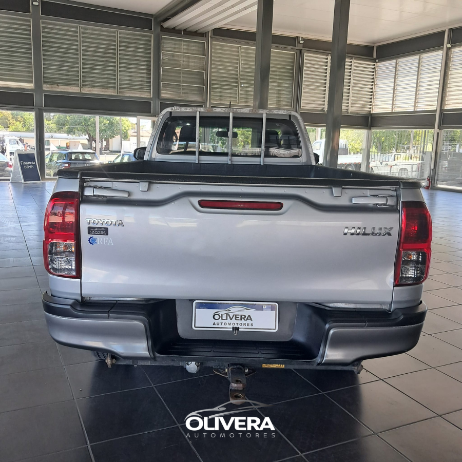 TOYOTA HILUX PICK UP DX 4X2 A/A