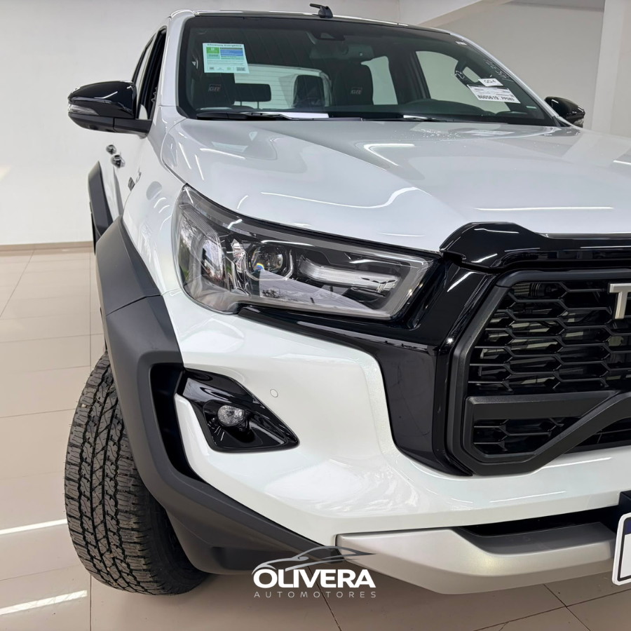 TOYOTA HILUX GRS 4X4 AT DIESEL