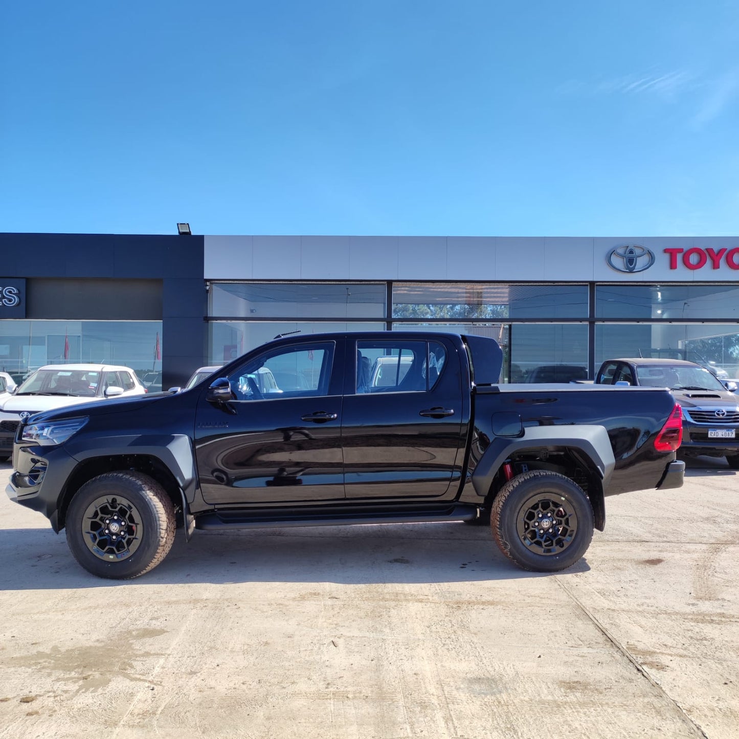 TOYOTA HILUX GR 4X4 AT